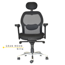 silla ergonomica negra con rodachinas